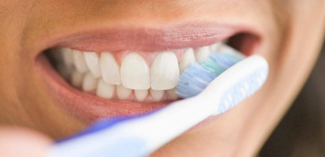 What Is Lingual Cleansers? How To Use It? Mountain View Dental